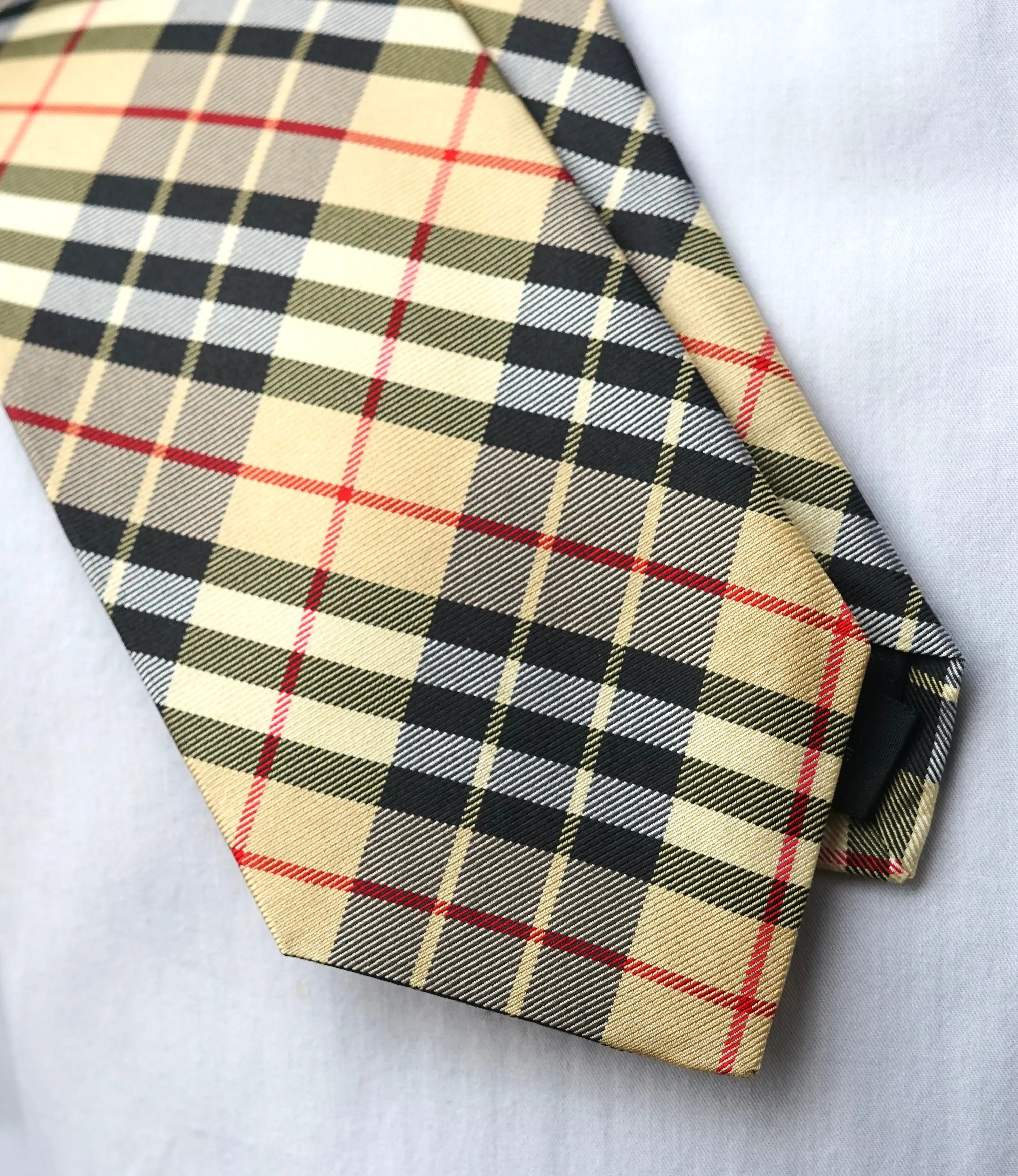 Stresia VIntage Tie